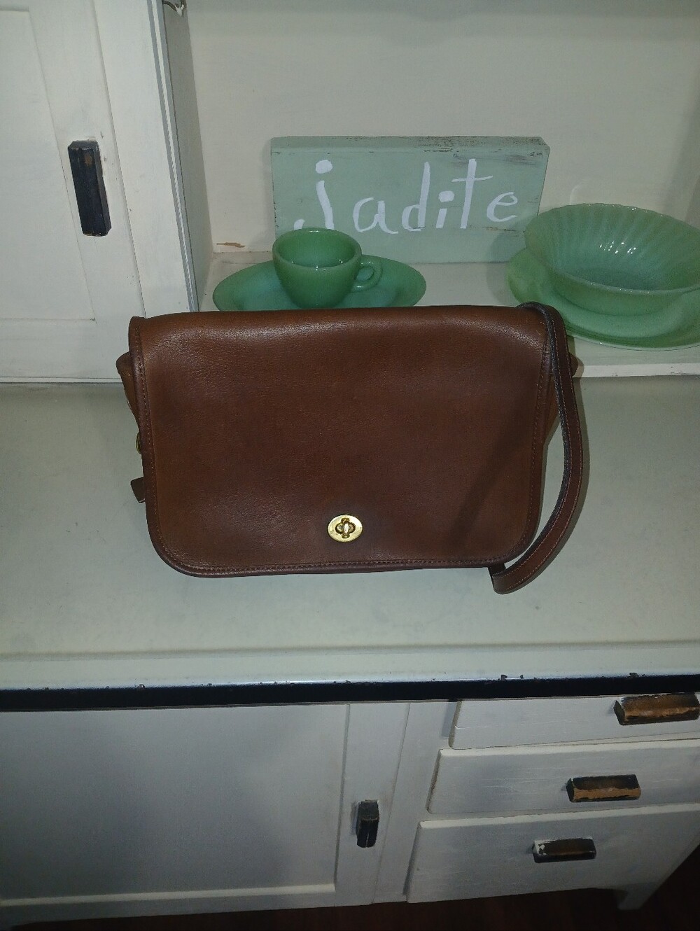 VINTAGE Coach Brown Leather Turnlock Shoulder Bag with Gold Hardware - Picture 8 of 9